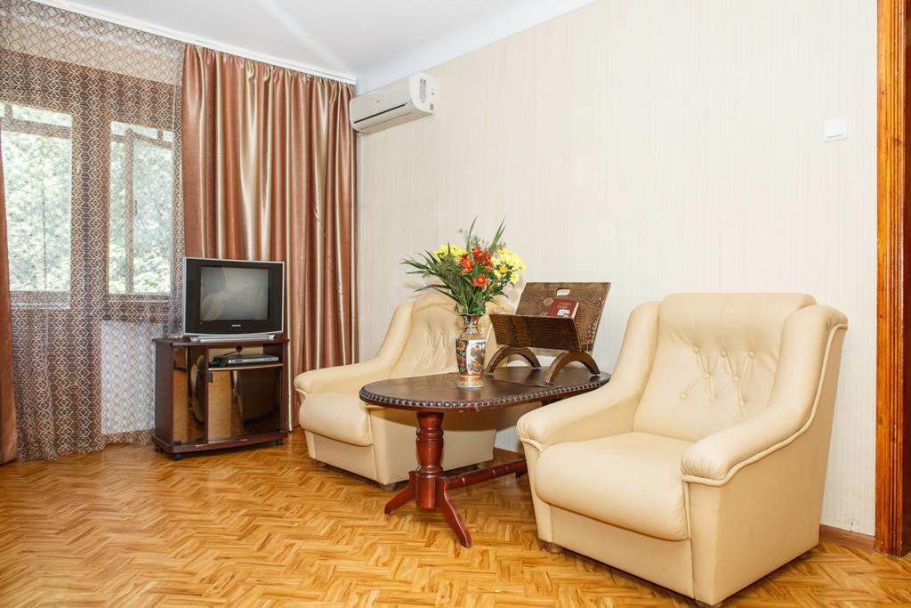 Apartment On Yatsenka Street Near Intourist Hotel Zaporizhia Exterior foto